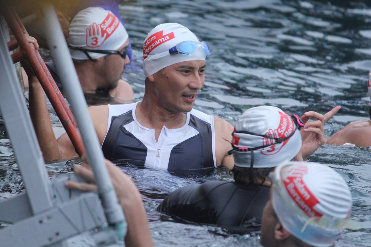 Sandiaga Uno Berenang...