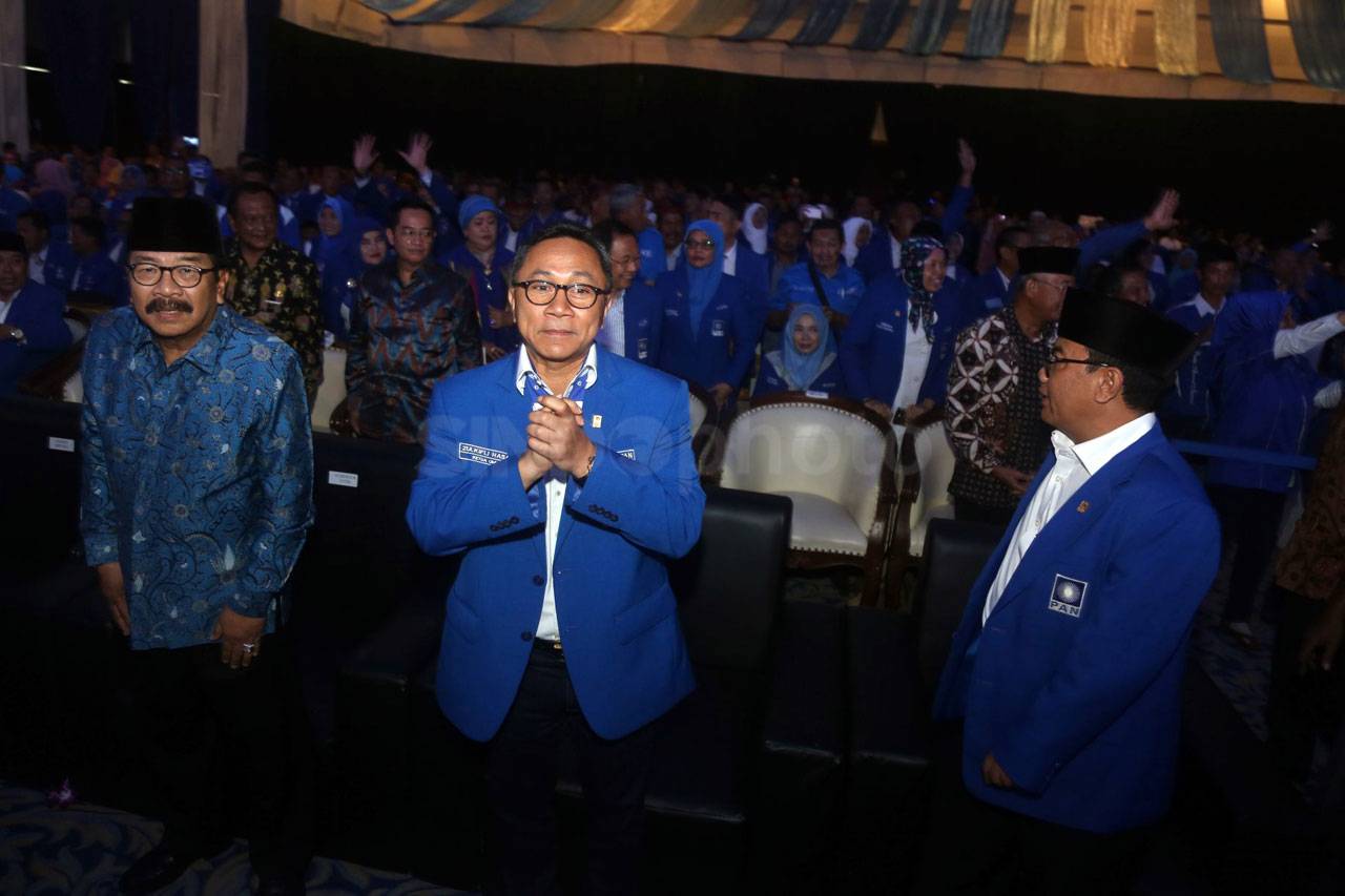 Zulkifli Hasan Lantik...
