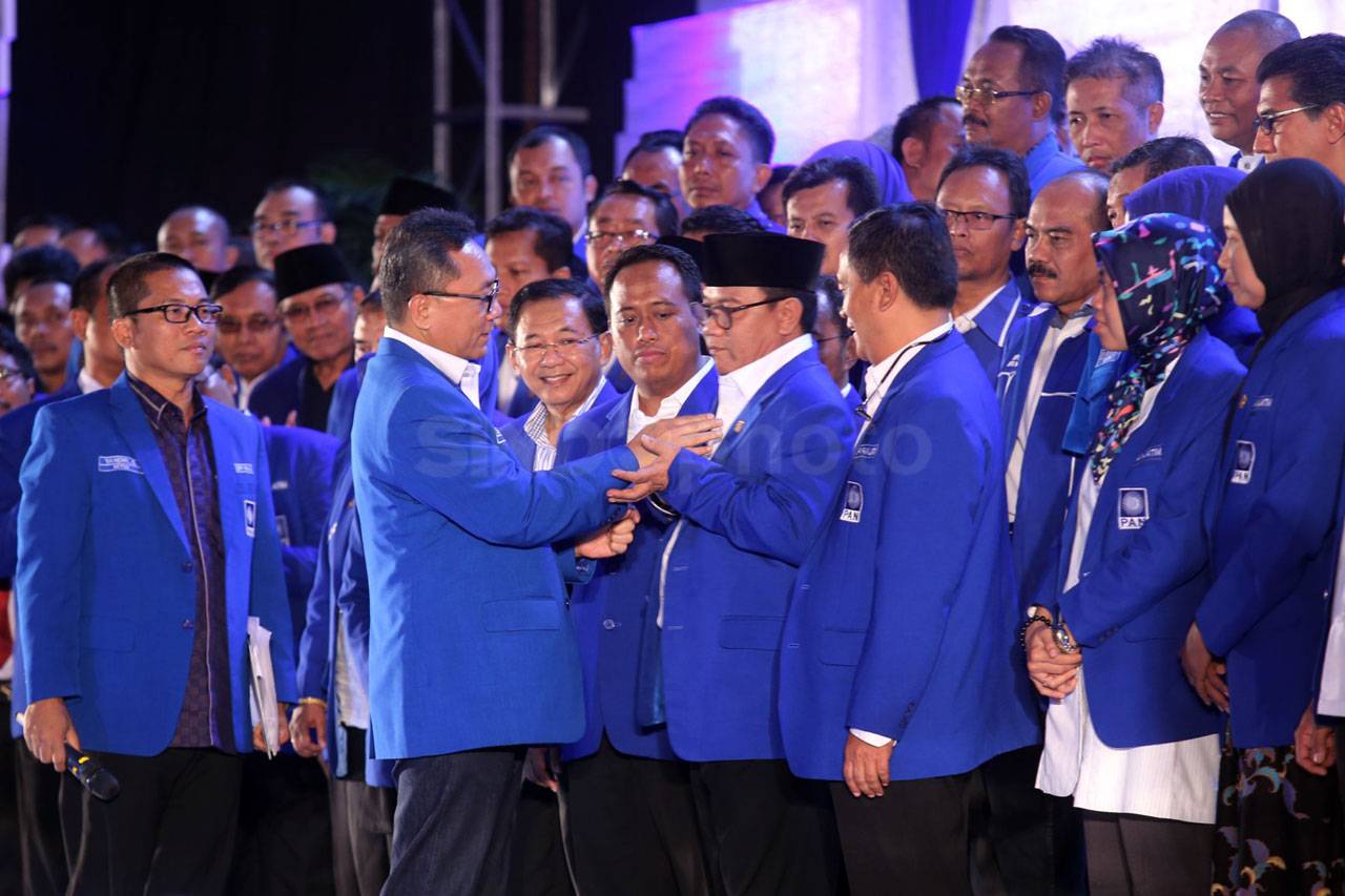 Zulkifli Hasan Lantik...