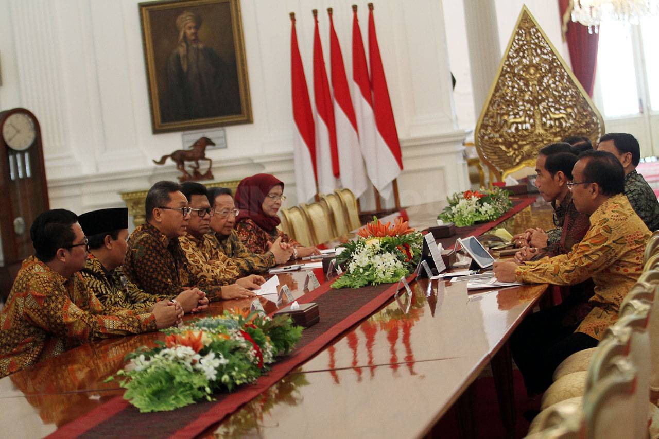 Presiden Jokowi Rapat...