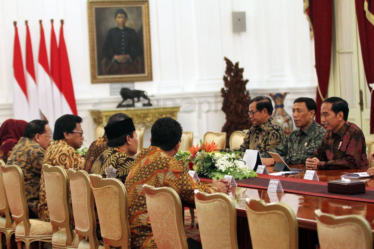 Presiden Jokowi Rapat...