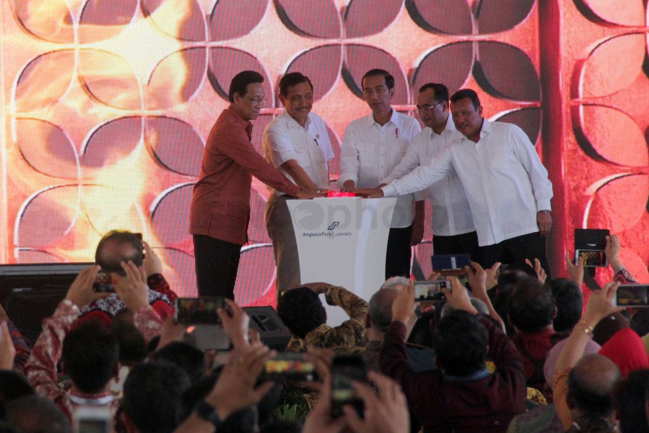 Presiden Jokowi Hadiri...