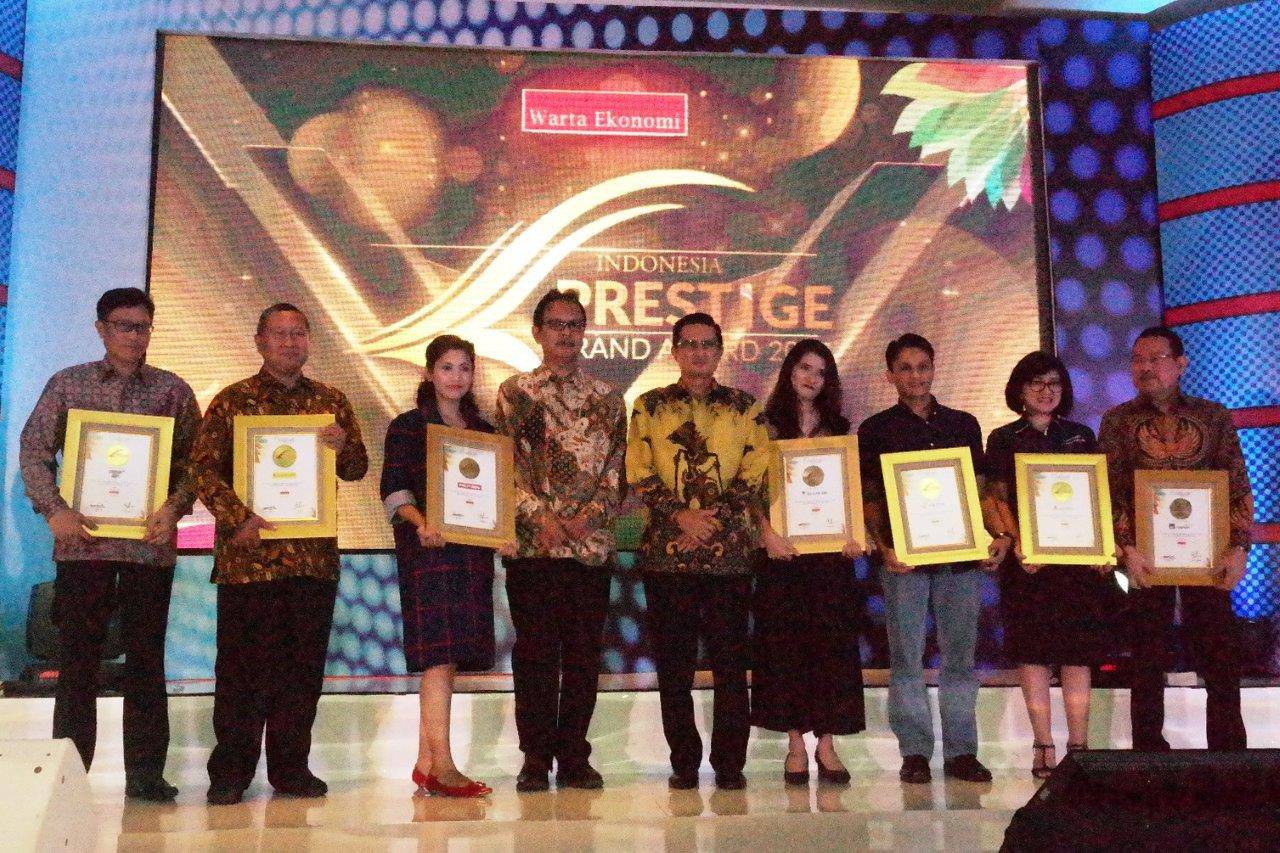 Astra Life Raih Dua...