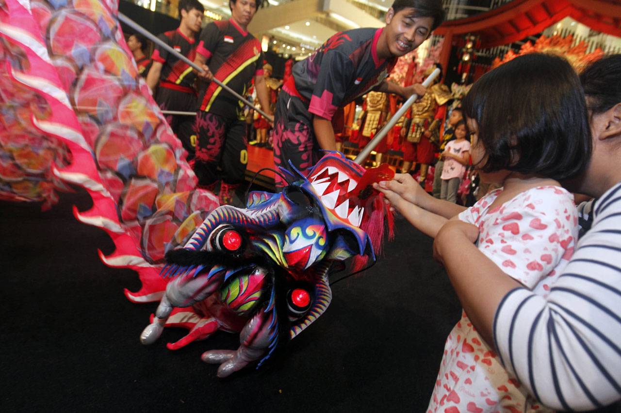 Atraksi Barongsai dan...