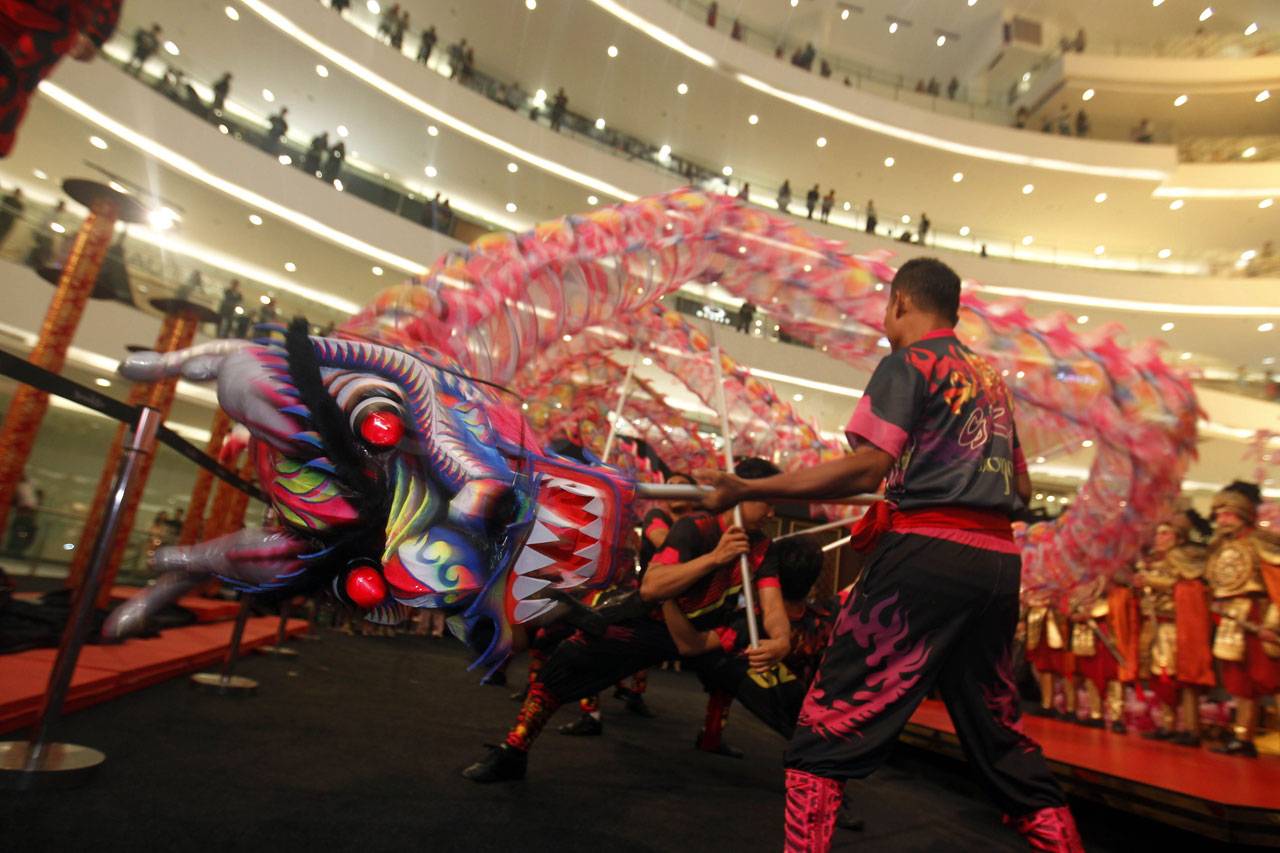 Atraksi Barongsai dan...