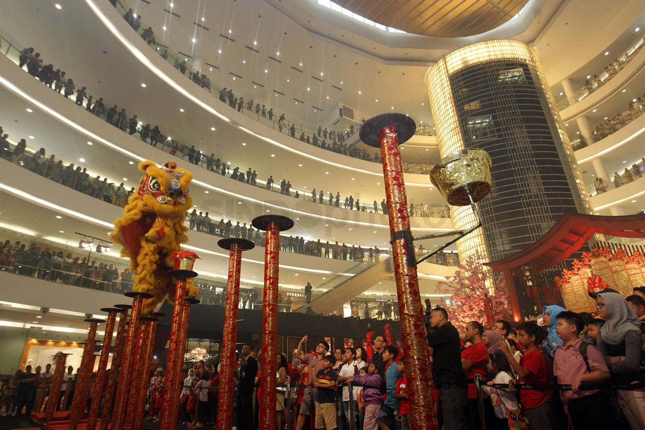 Atraksi Barongsai dan...