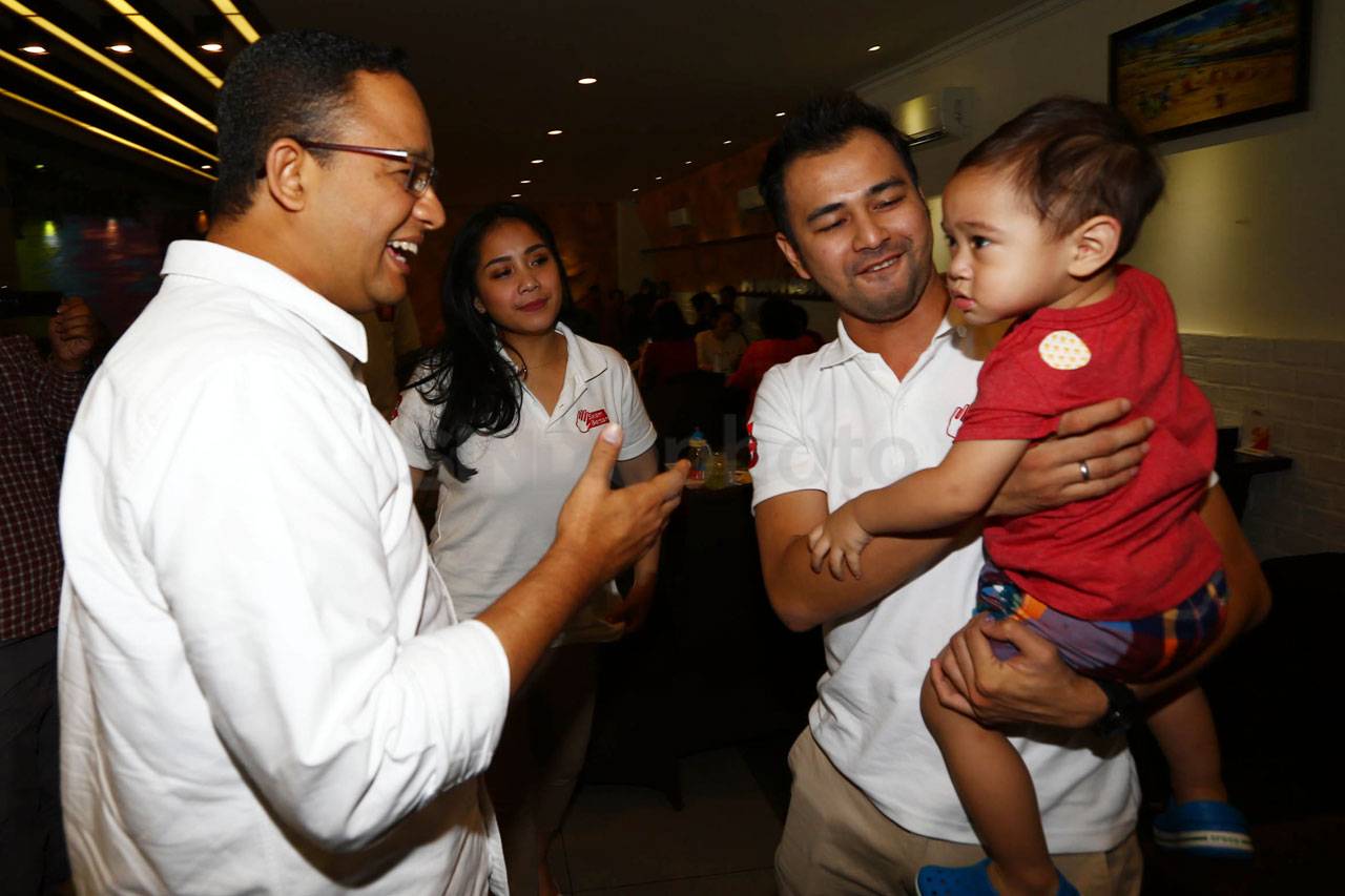 Cagub Anies Hadiri Peluncuran...