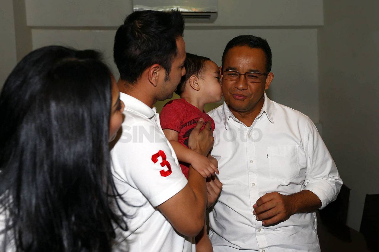 Cagub Anies Hadiri Peluncuran...