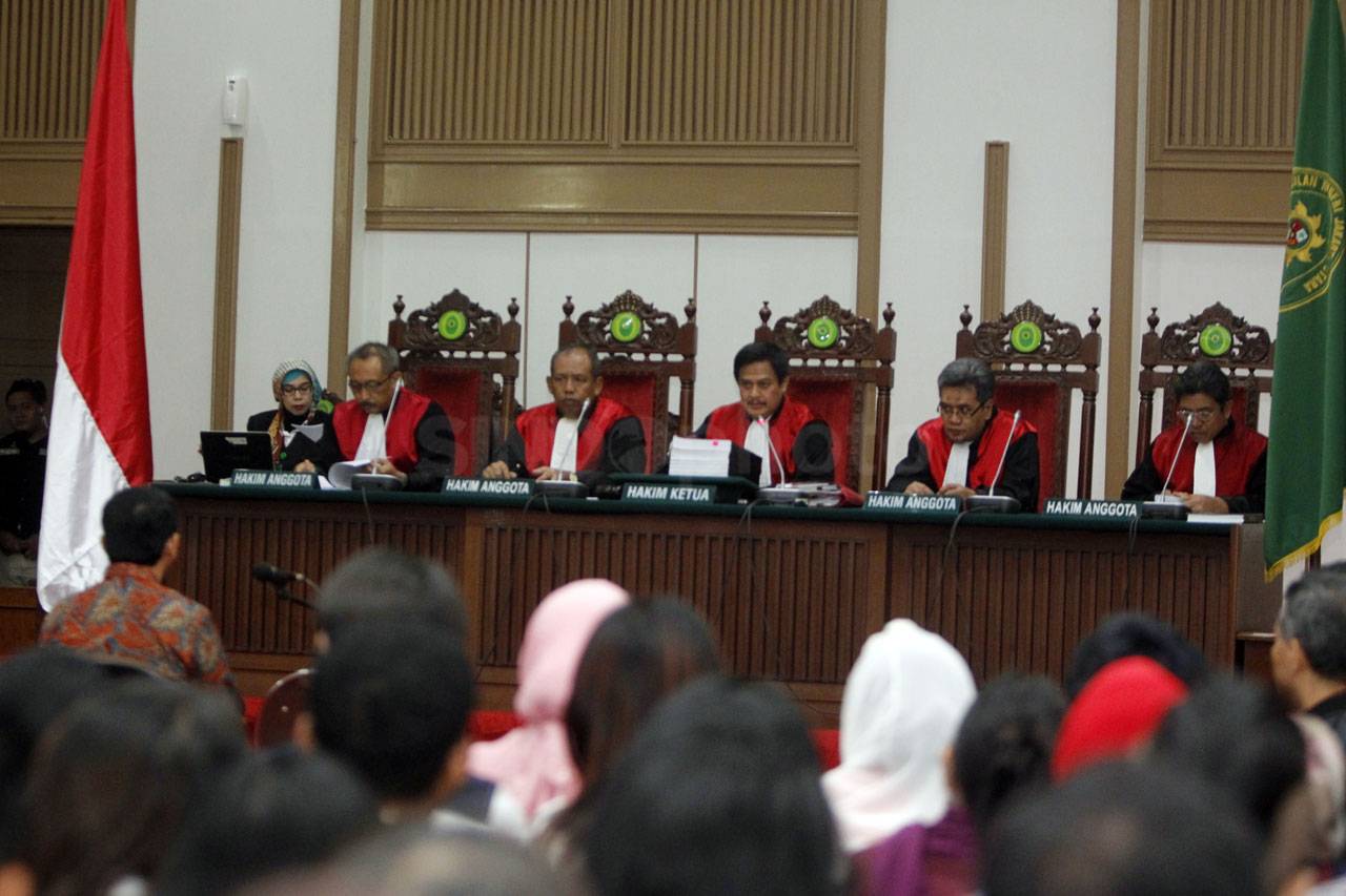 Ahok Jalani Sidang Lanjutan...