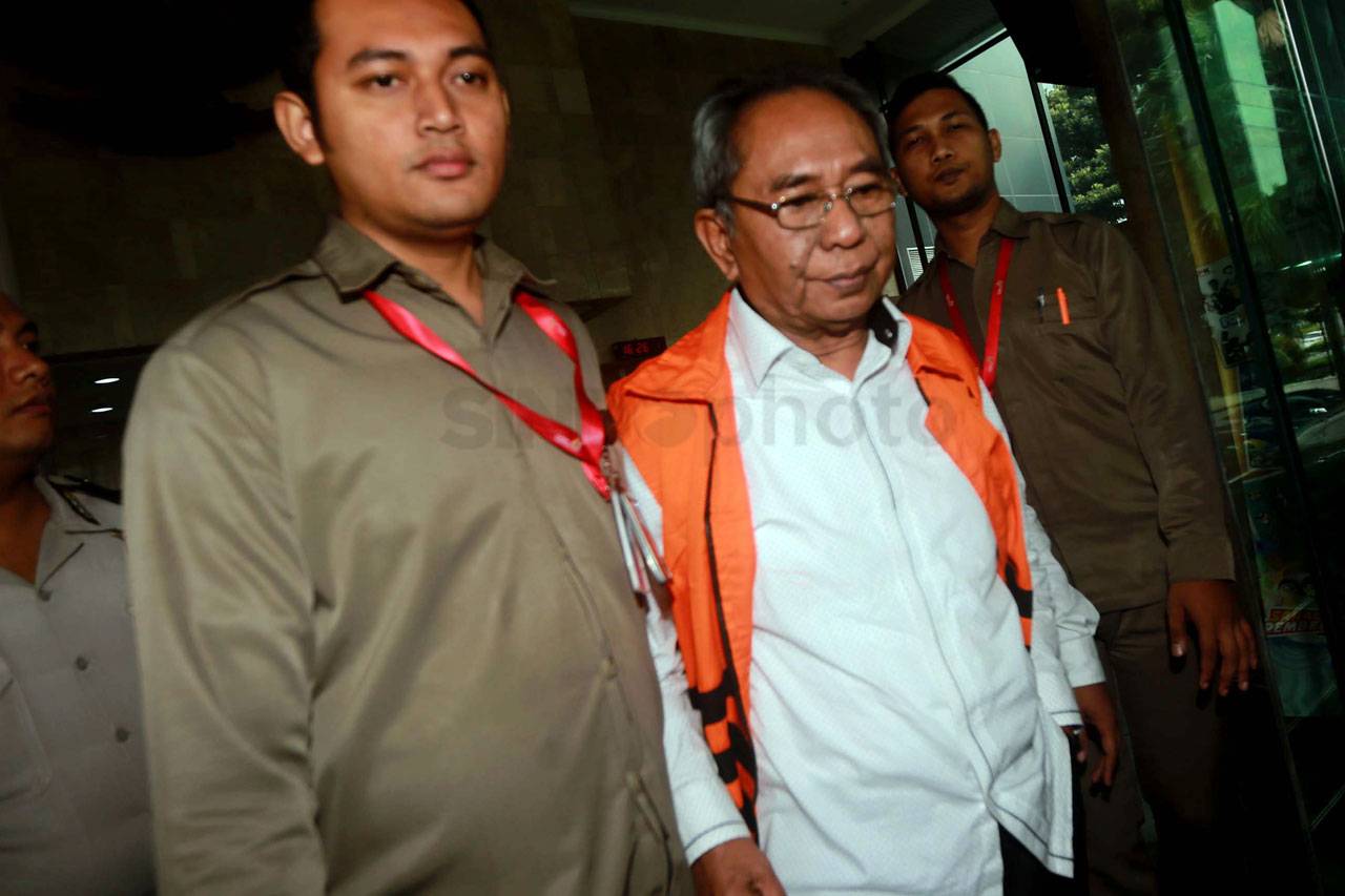 KPK Periksa Mantan Anggota...