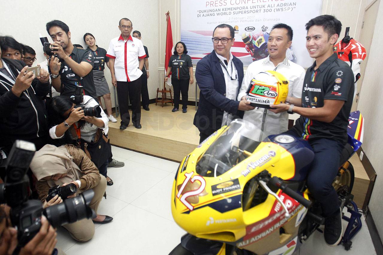 Menpora Lepas Ali Adrian...