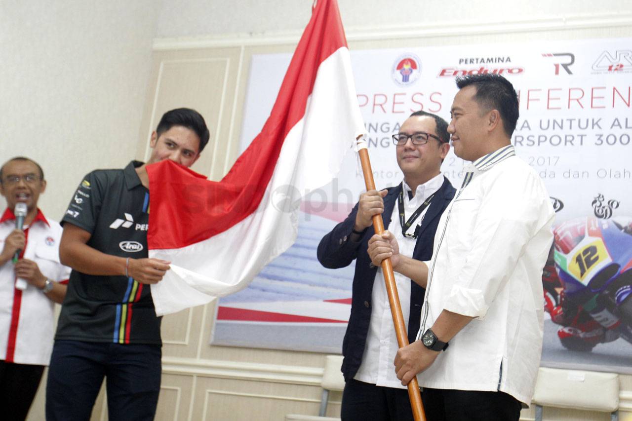 Menpora Lepas Ali Adrian...