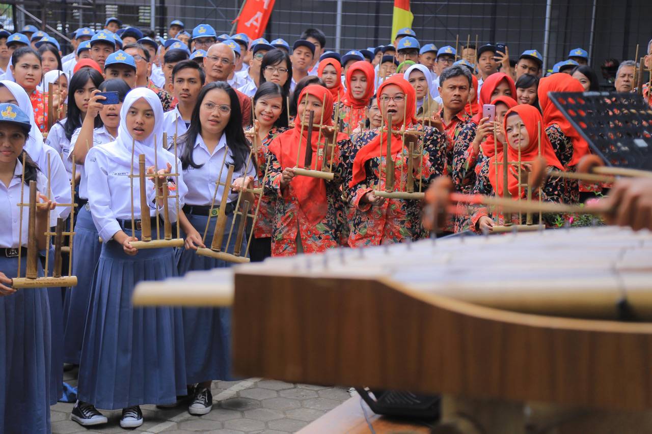 Pentas 1000 Angklung...