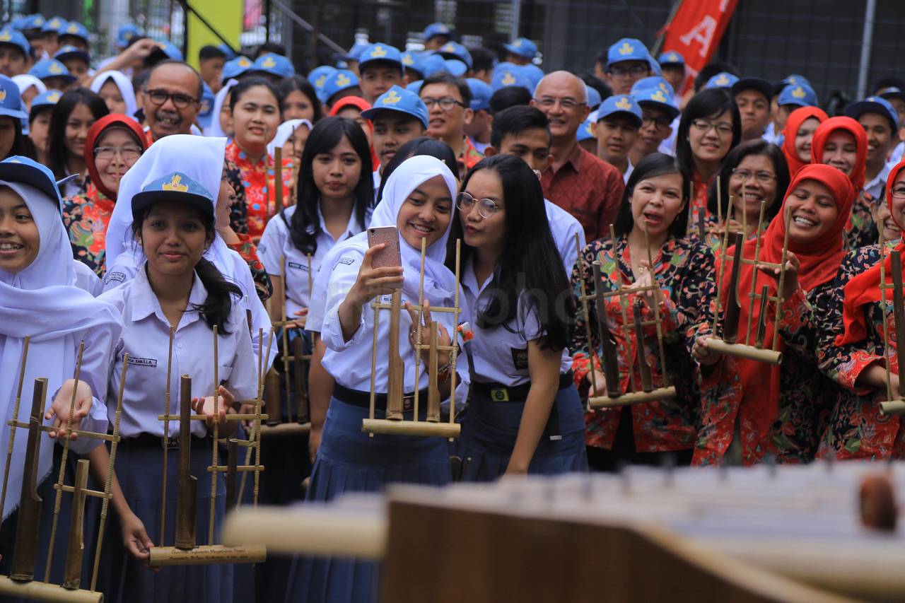 Pentas 1000 Angklung...