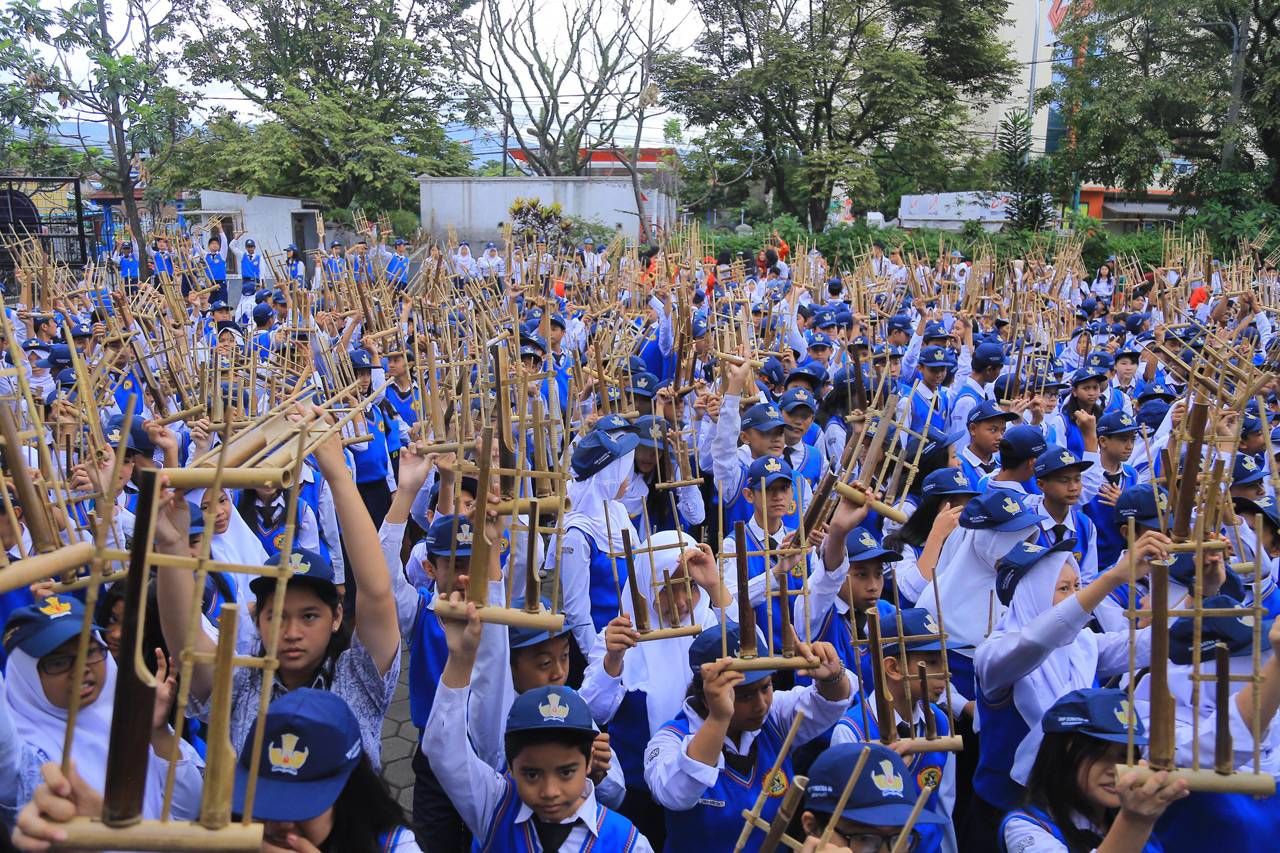 Pentas 1000 Angklung...