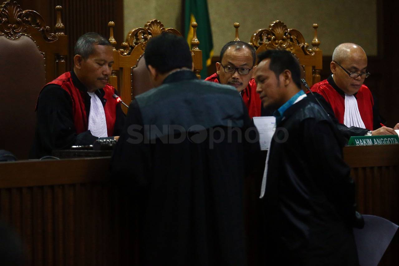 Sidang Perdana Mantan...