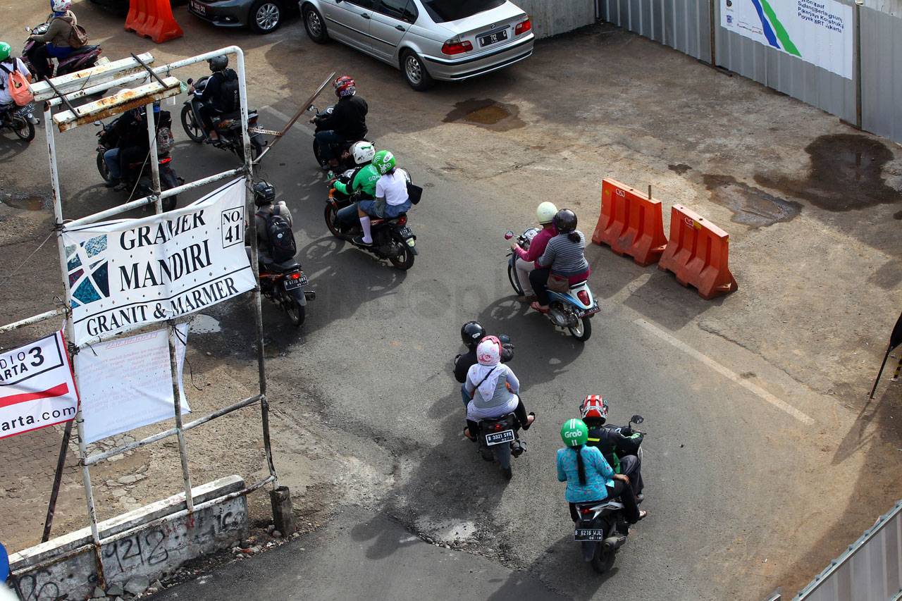 Pembangunan Stasiun...