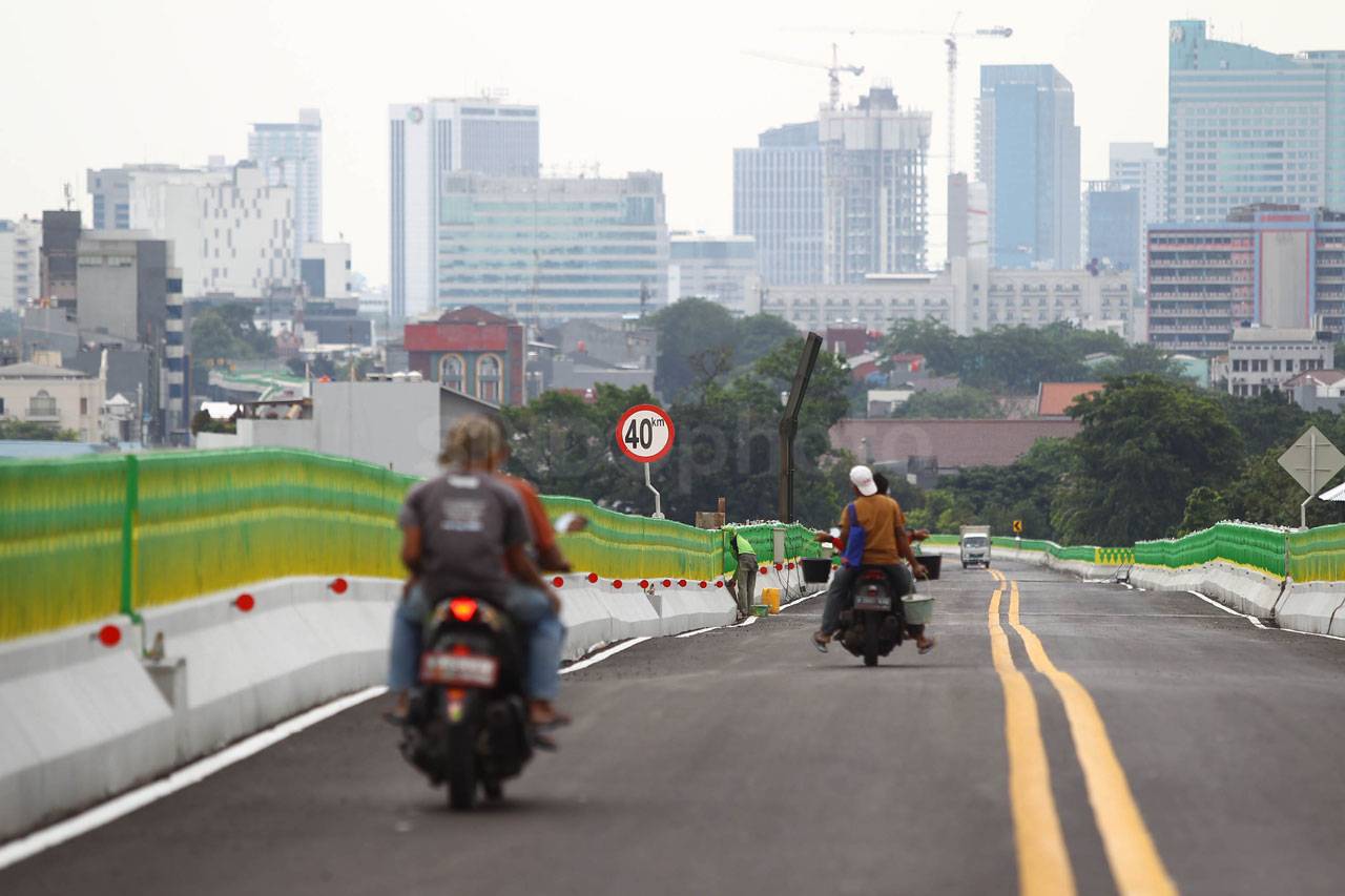 Pembangunan Jalur Bus...