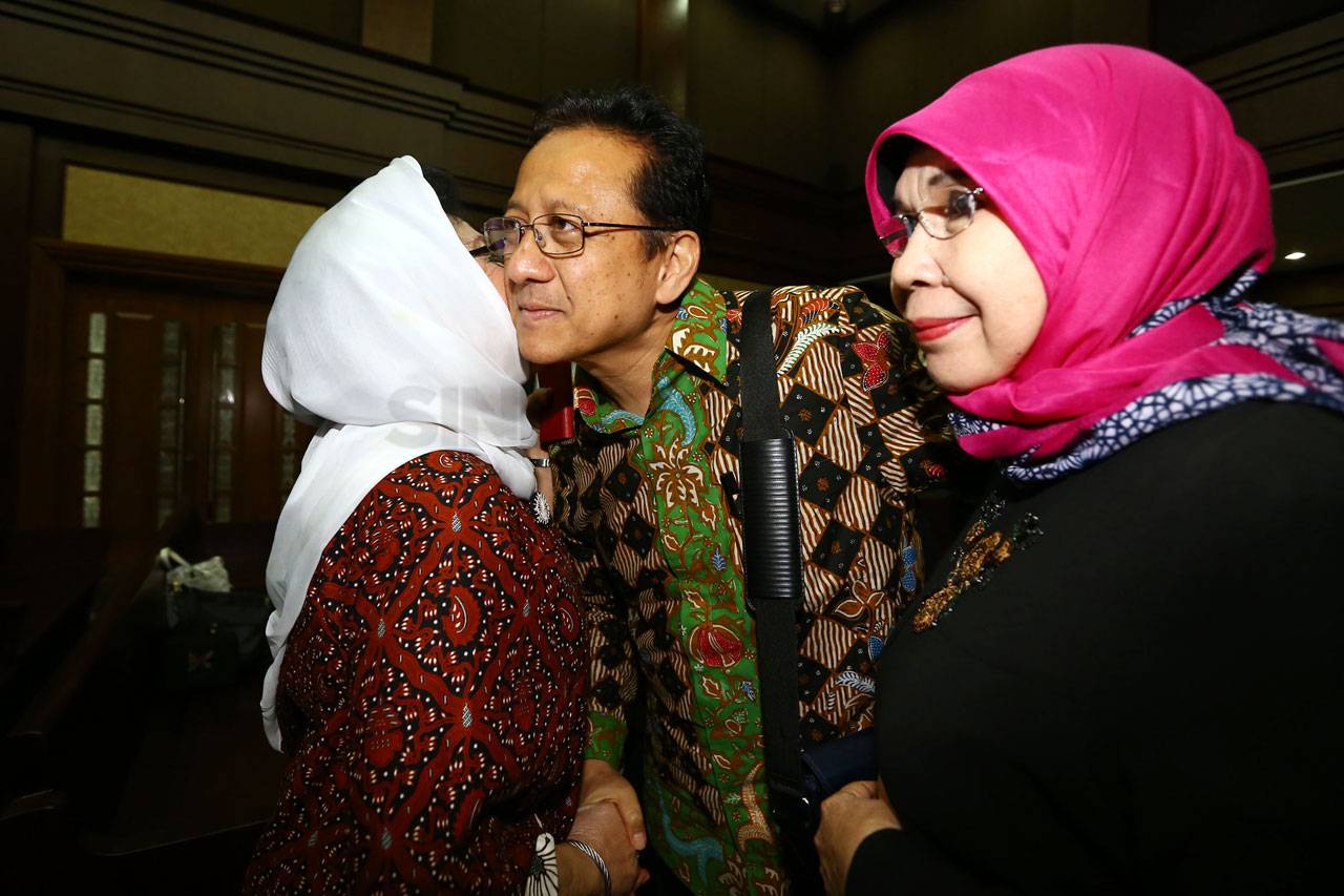 Dituntut 7 Tahun Penjara,...
