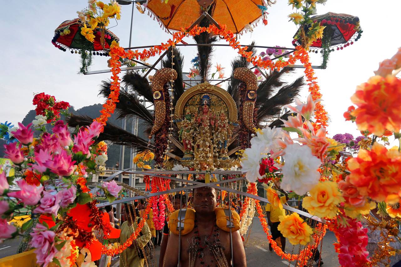 Ribuan Umat Hindu Rayakan...