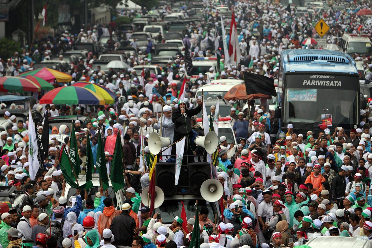 Massa Aksi Damai 112...