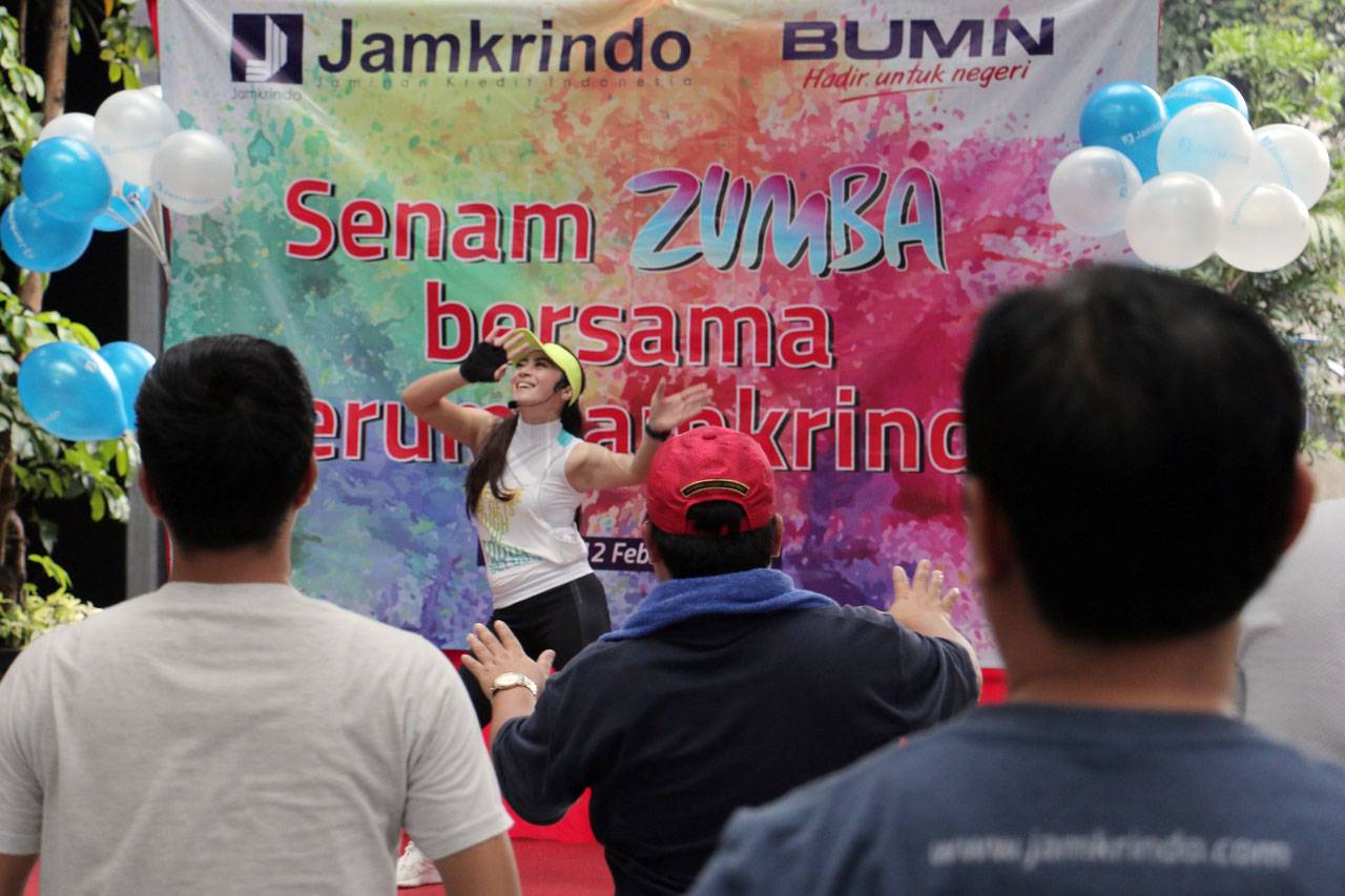 Jamkrindo Ajak Masyarakat...