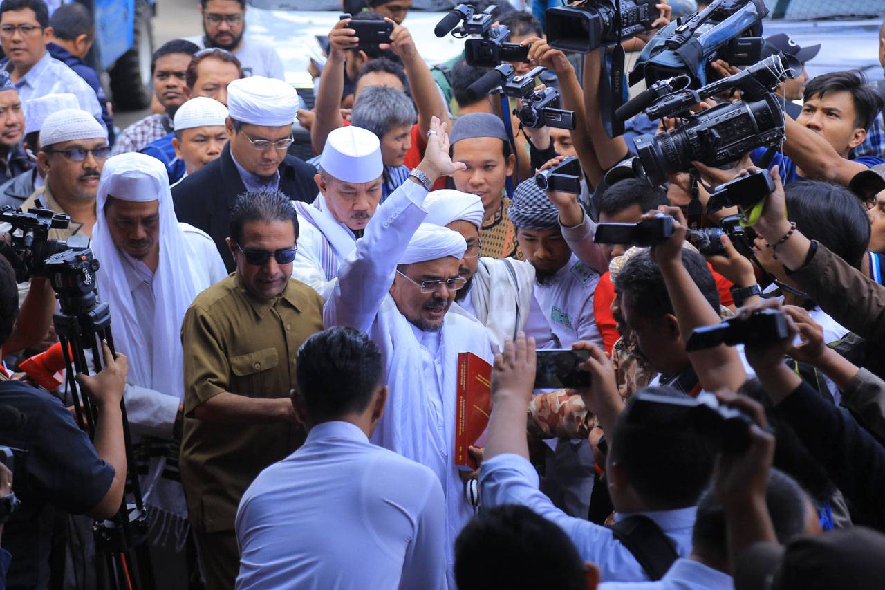Habib Rizieq Penuhi...