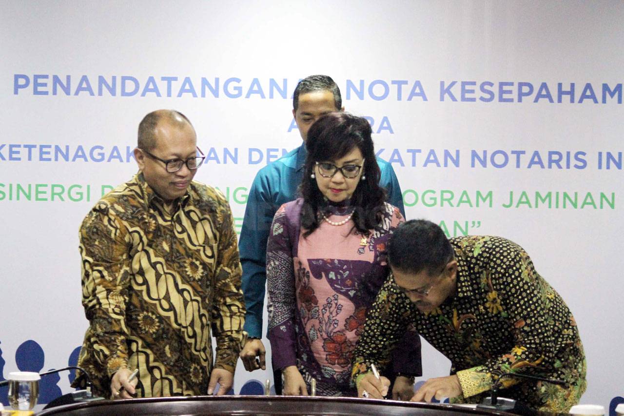 16.000 Notaris Dapatkan...