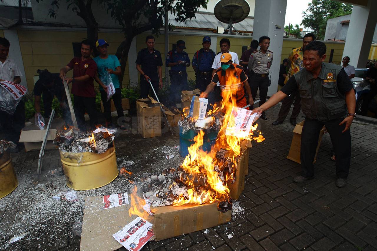 KPUD DKI Musnahkan Puluhan...
