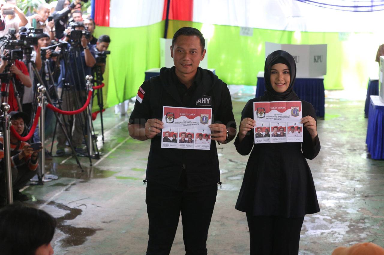 Ditemani Annisa Pohan,...