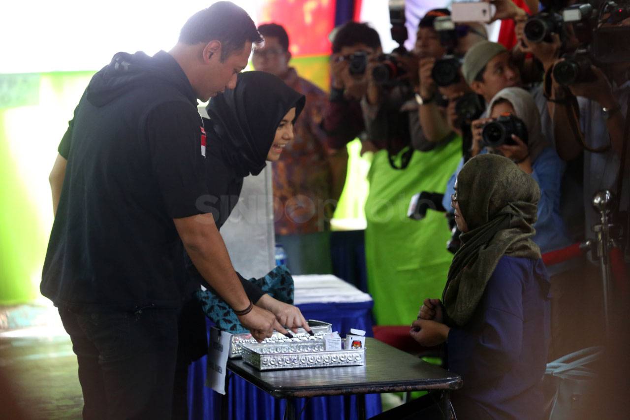 Ditemani Annisa Pohan,...