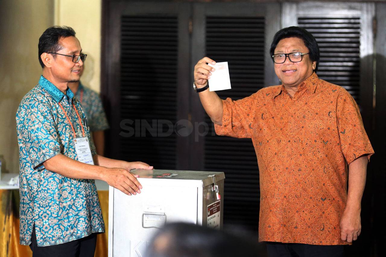 Ketua Umum Partai Hanura...
