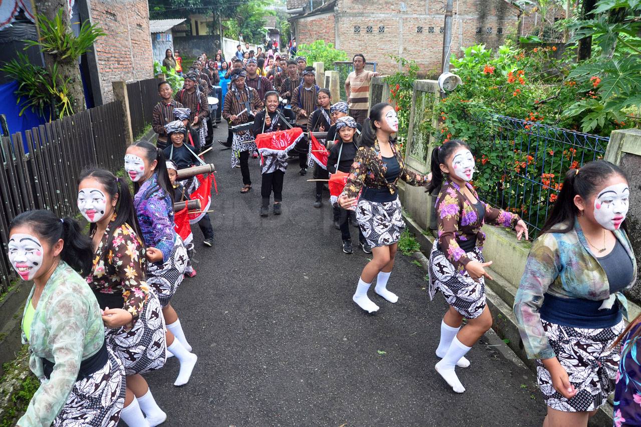 Atraksi Drumblek Dorong...