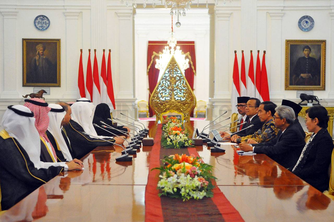 Presiden Jokowi Terima...