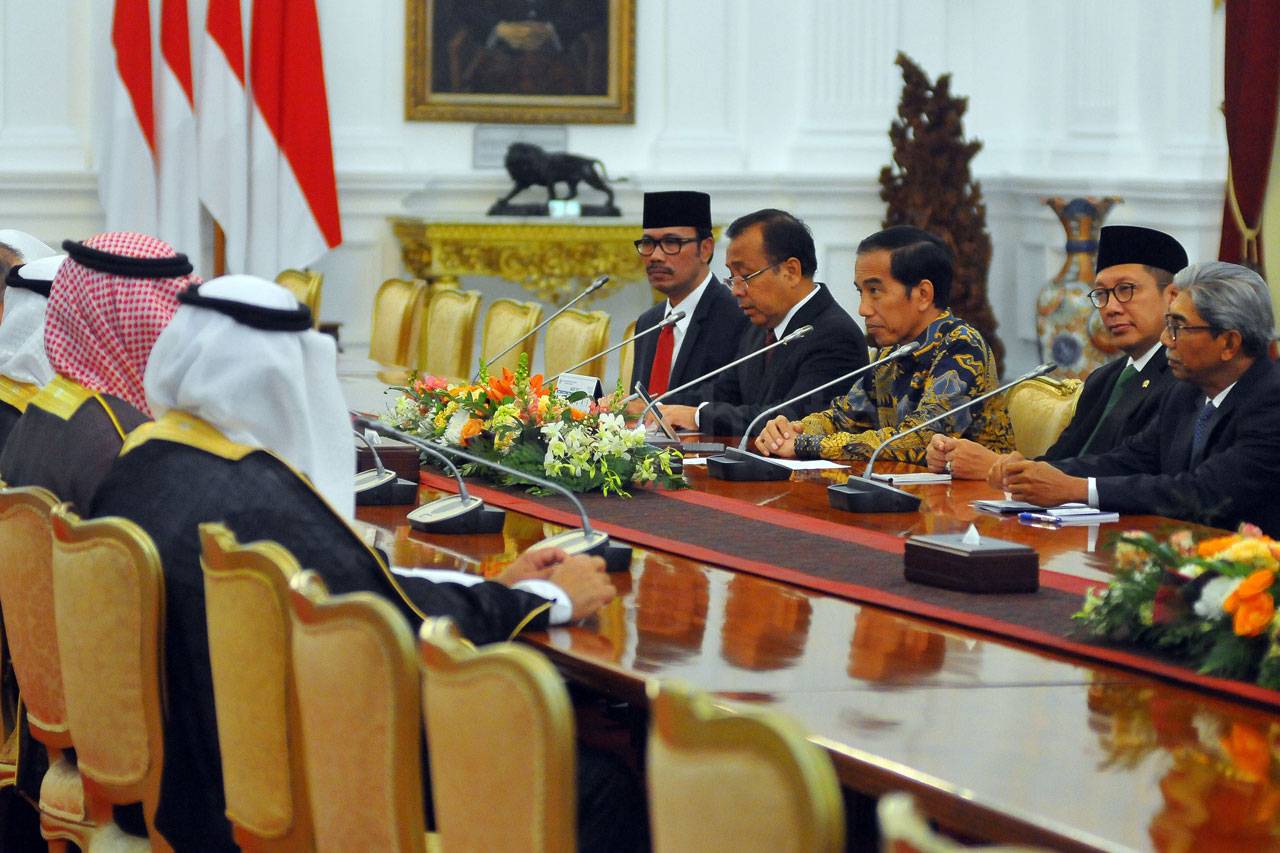 Presiden Jokowi Terima...