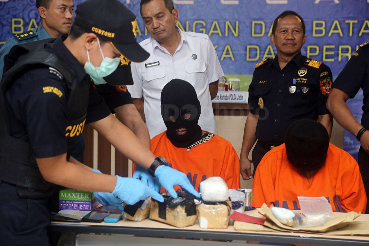 Bea Cukai Juanda Amankan...