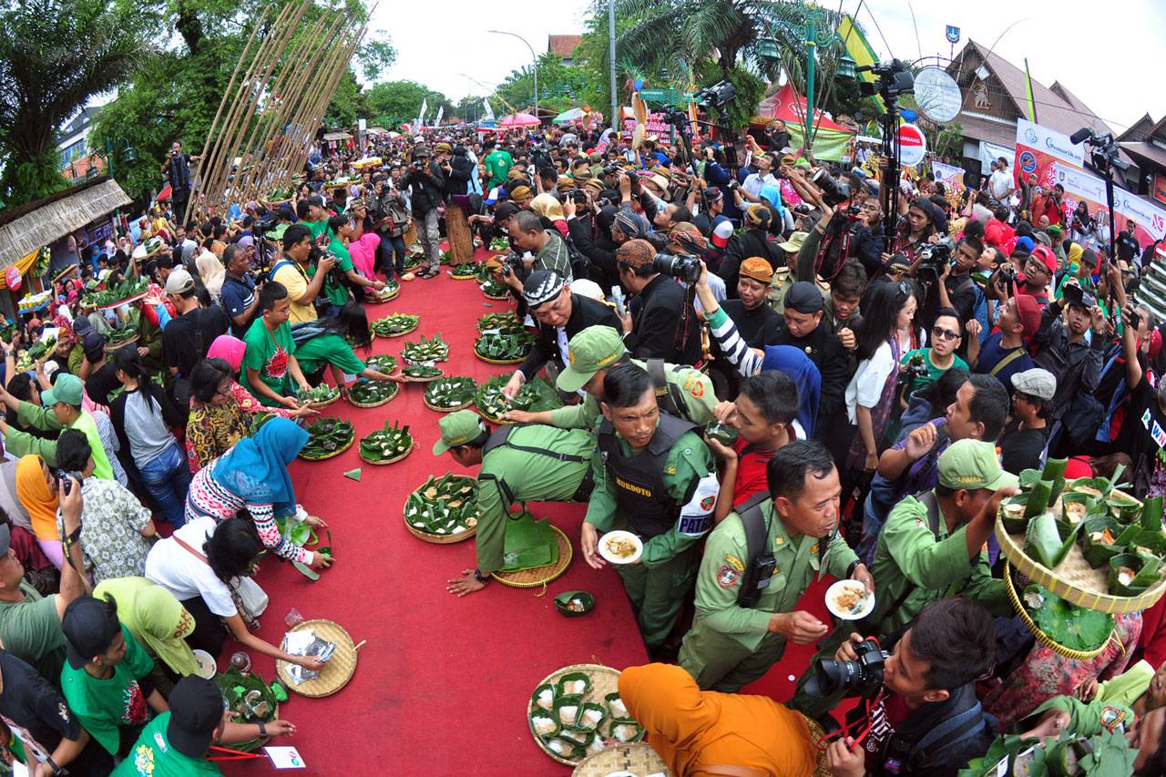 Festival Jenang HUT...