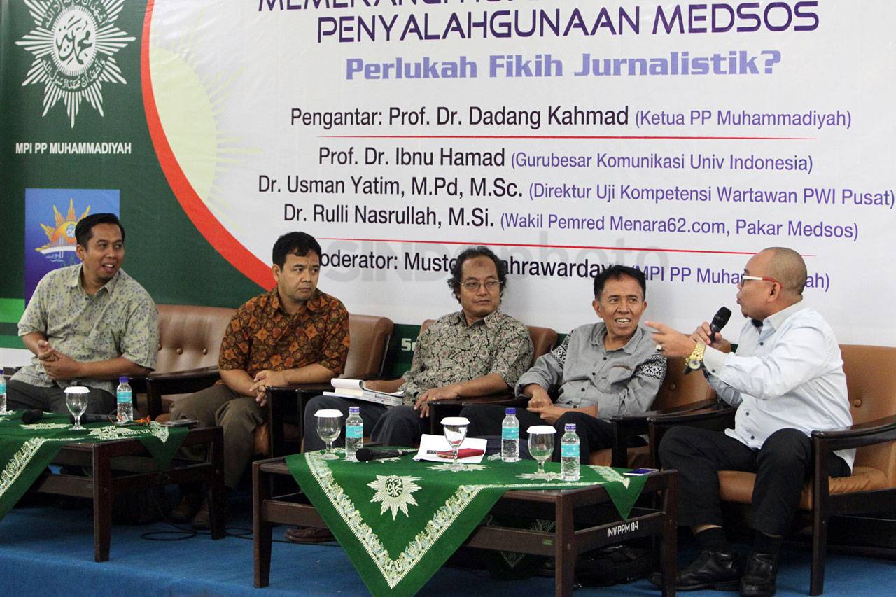 Memerangi Hoax dan Menangkal...
