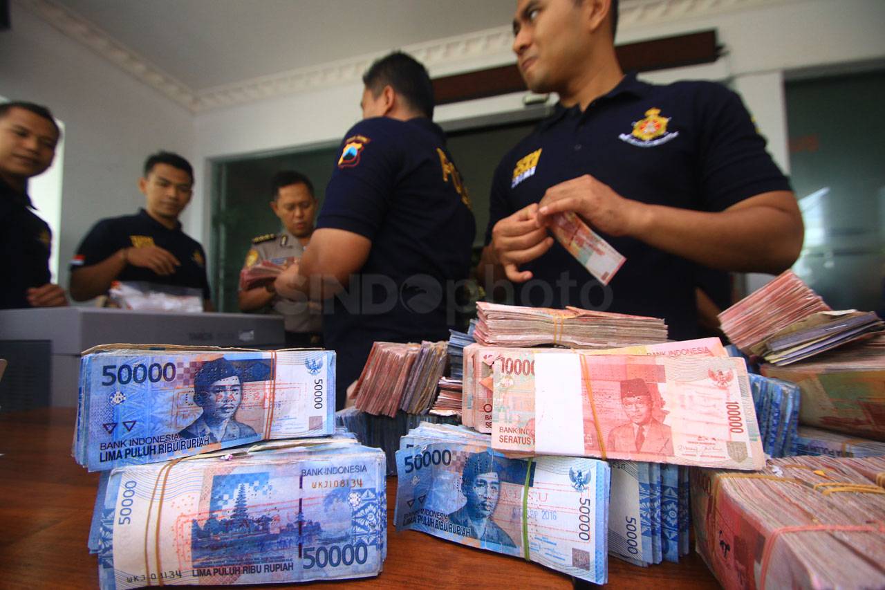 Polda Jateng Musnahkan...
