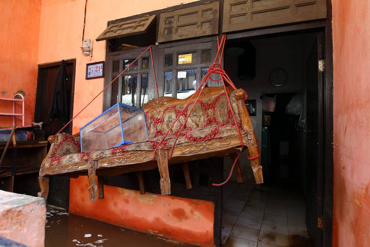 Banjir Surut, Warga...