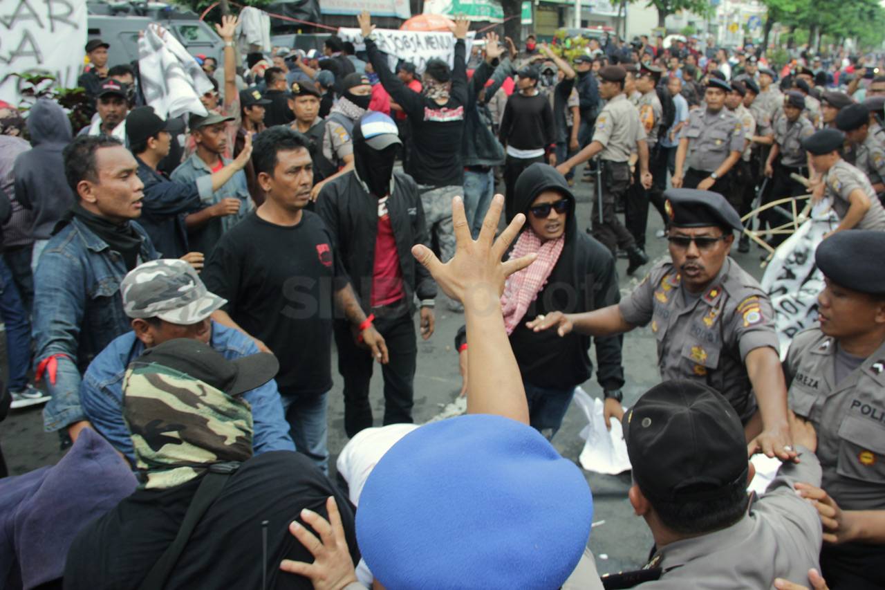 Kericuhan dan Walkout...