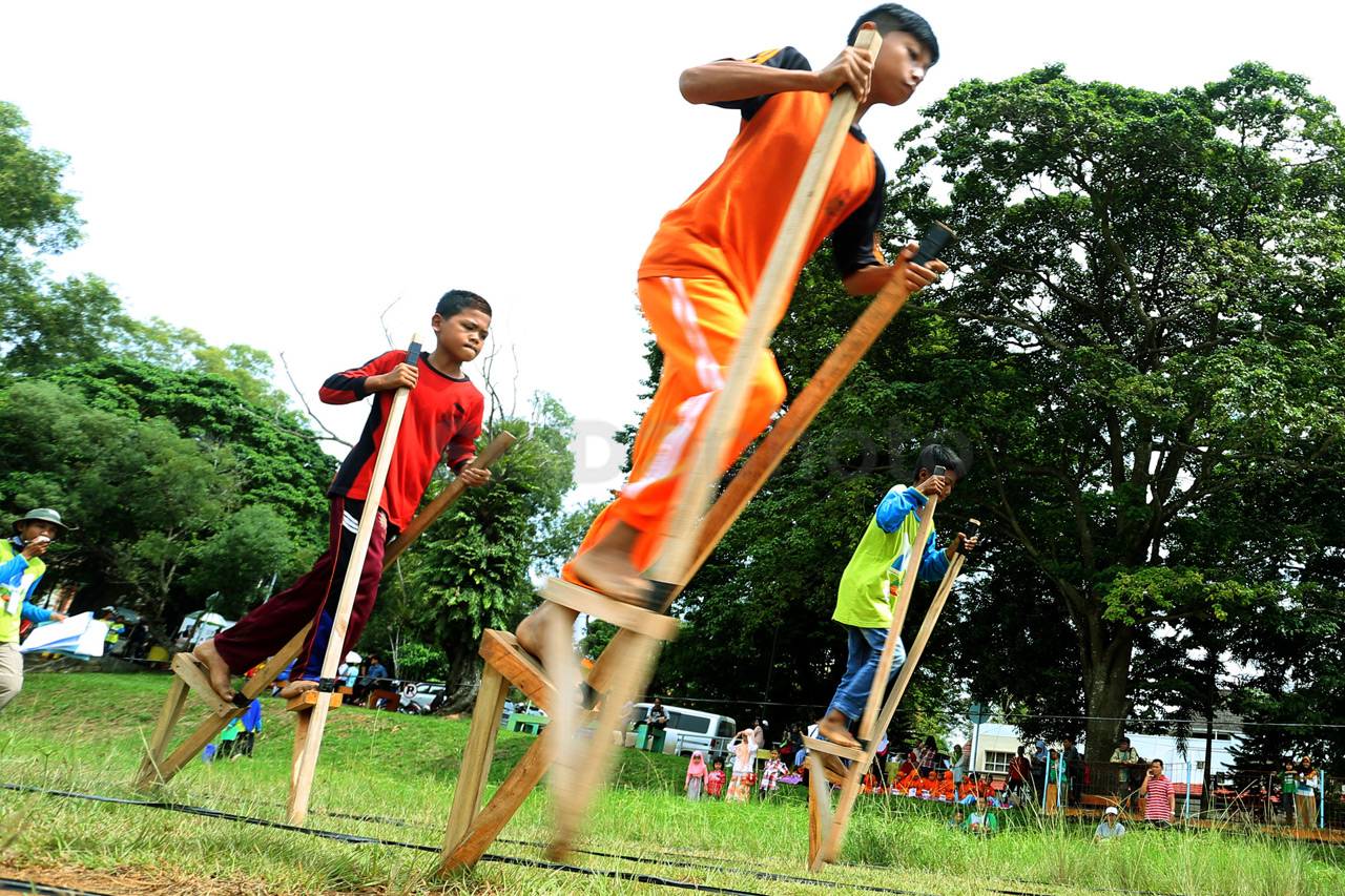 Lomba Permainan Tradisional...