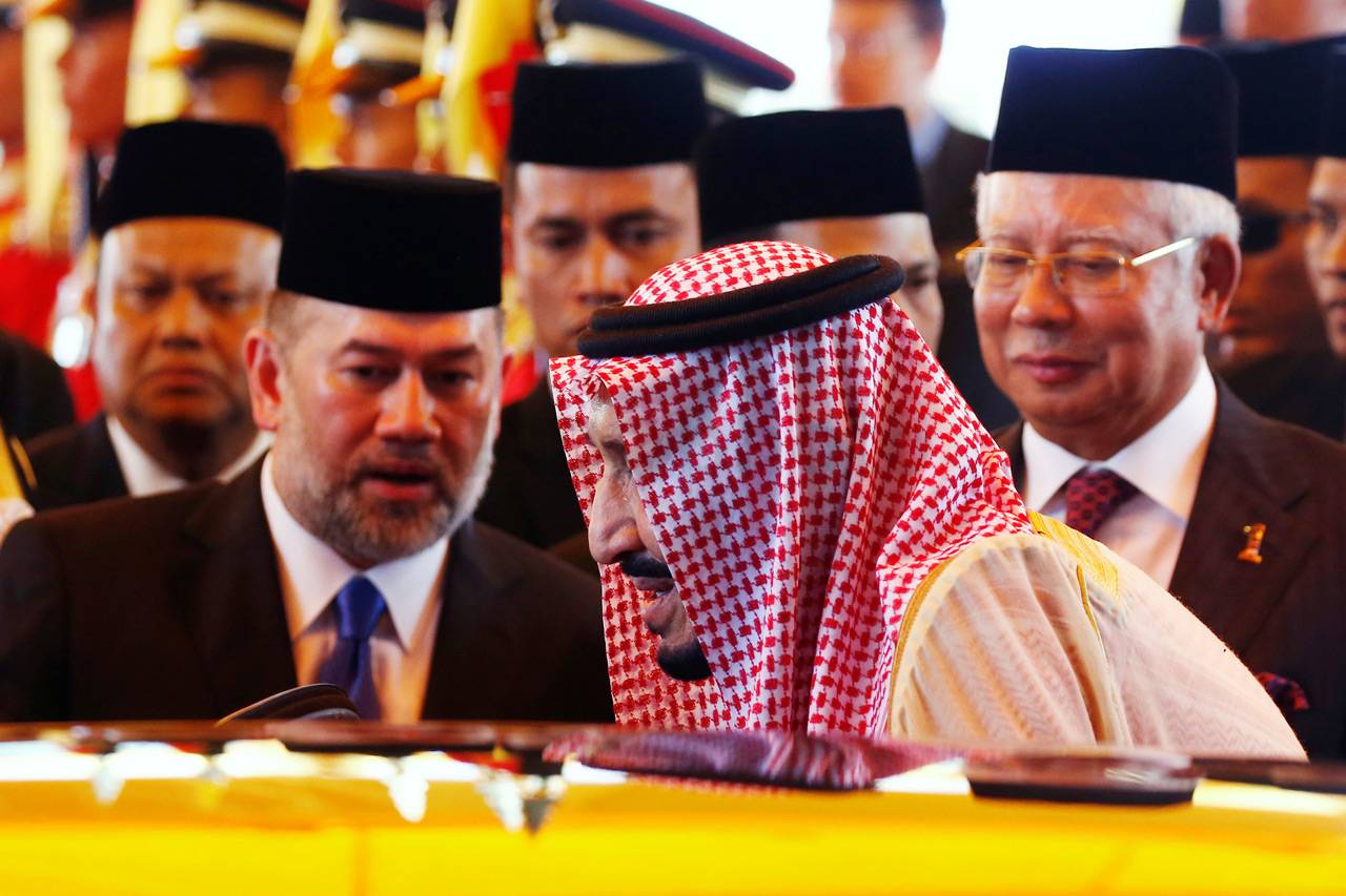 Sebelum ke Indonesia...