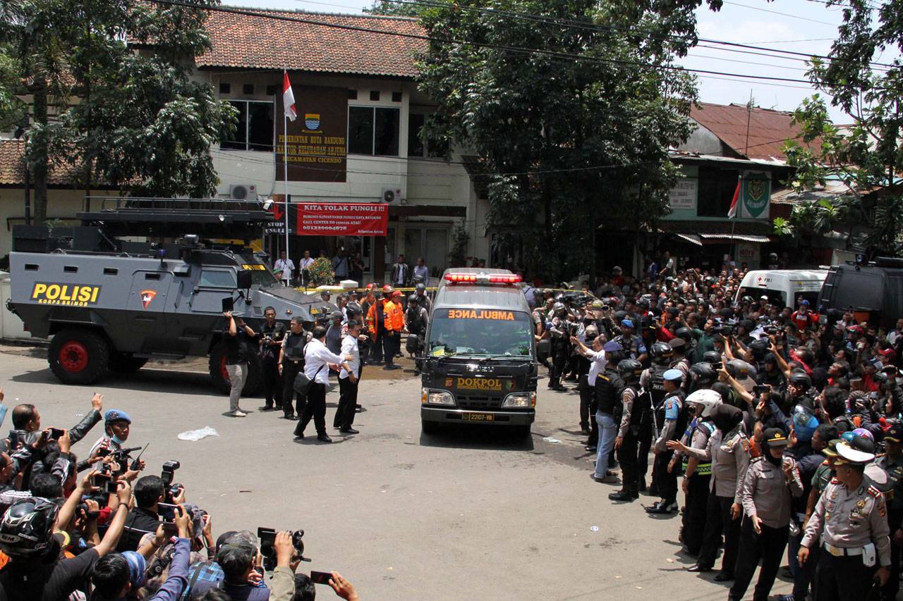 Usai Dilumpuhkan, Jenazah...