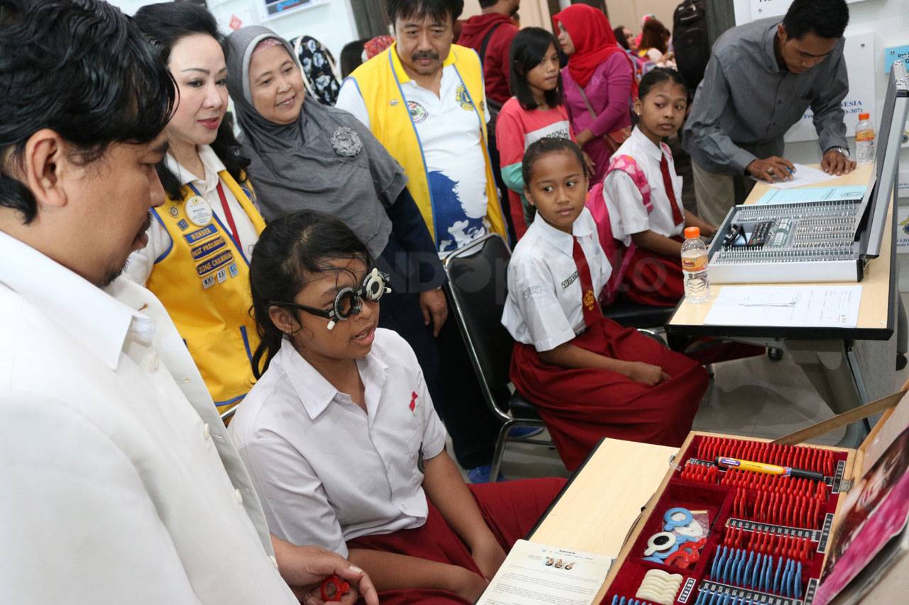 Indomaret Serahkan Bantuan...