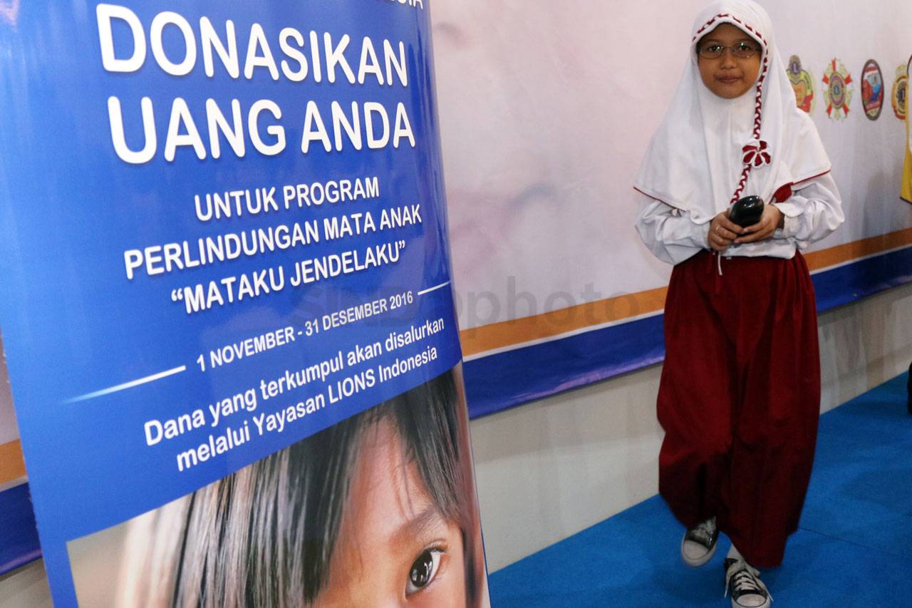 Indomaret Serahkan Bantuan...