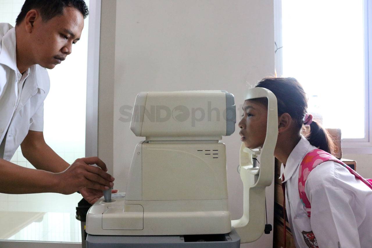 Indomaret Serahkan Bantuan...