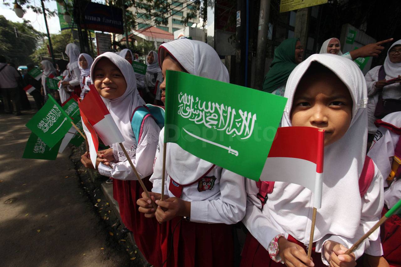 Ribuan Siswa Sambut...