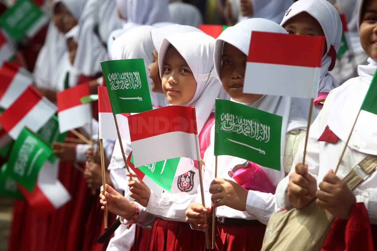 Ribuan Siswa Sambut...