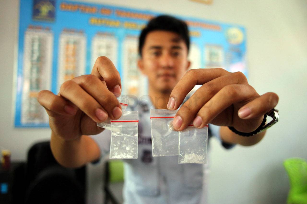 Razia di Rutan Makassar,...
